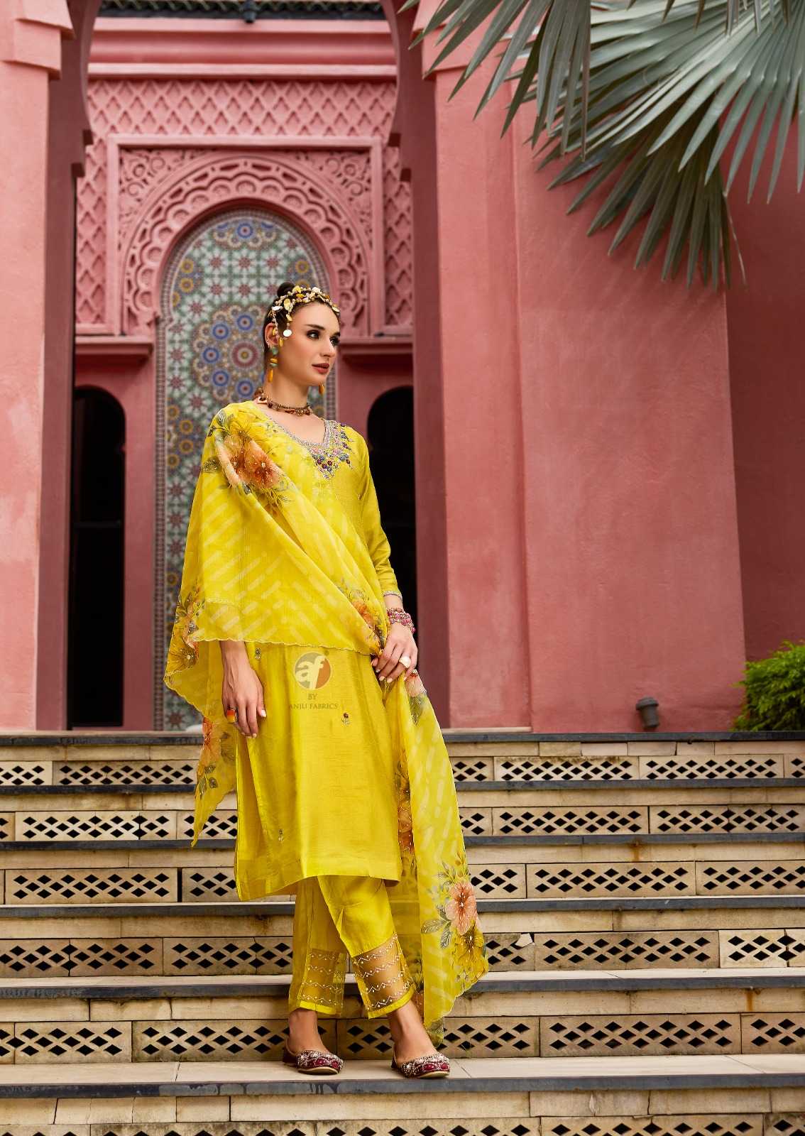 Gilded Dola Silk Elegance