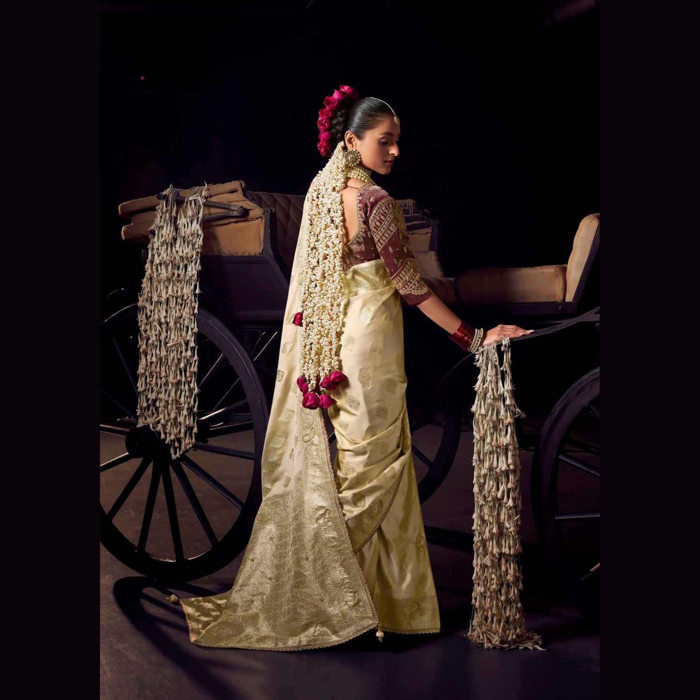 Mehr Gulzar Saree