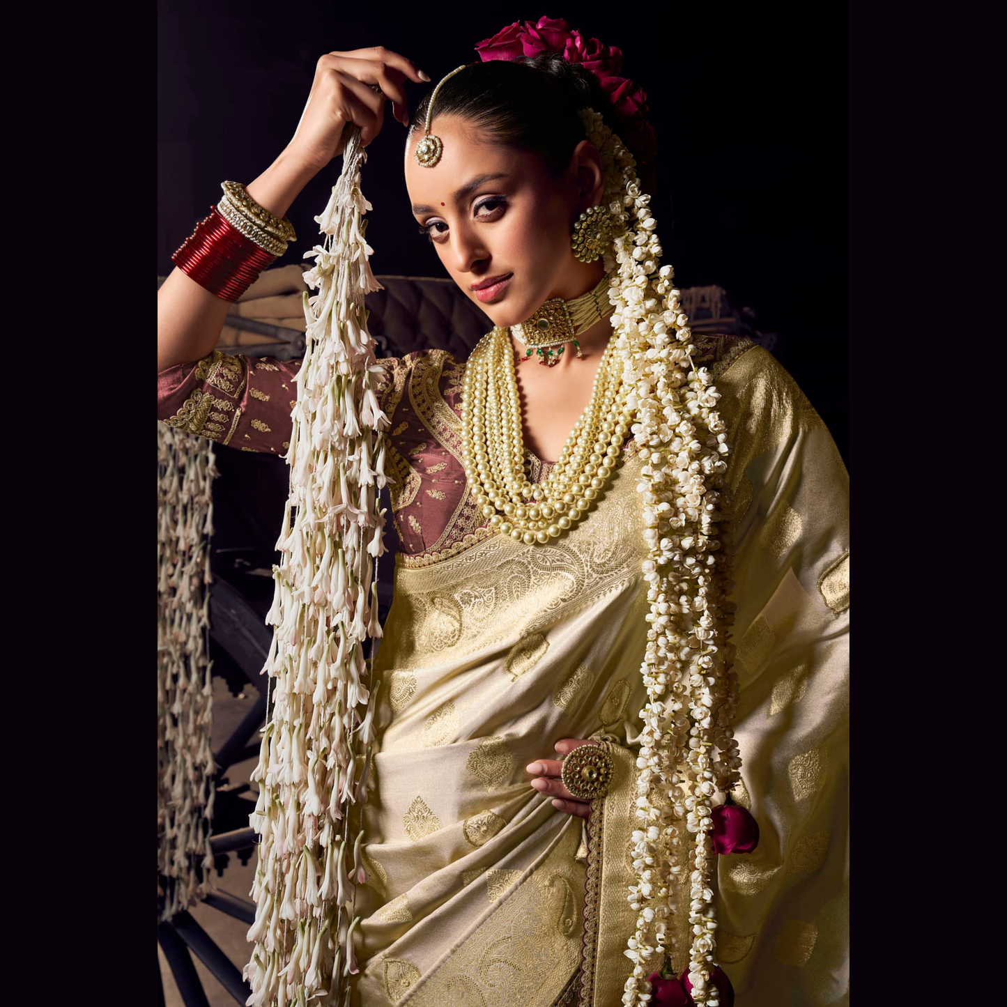 Mehr Gulzar Saree