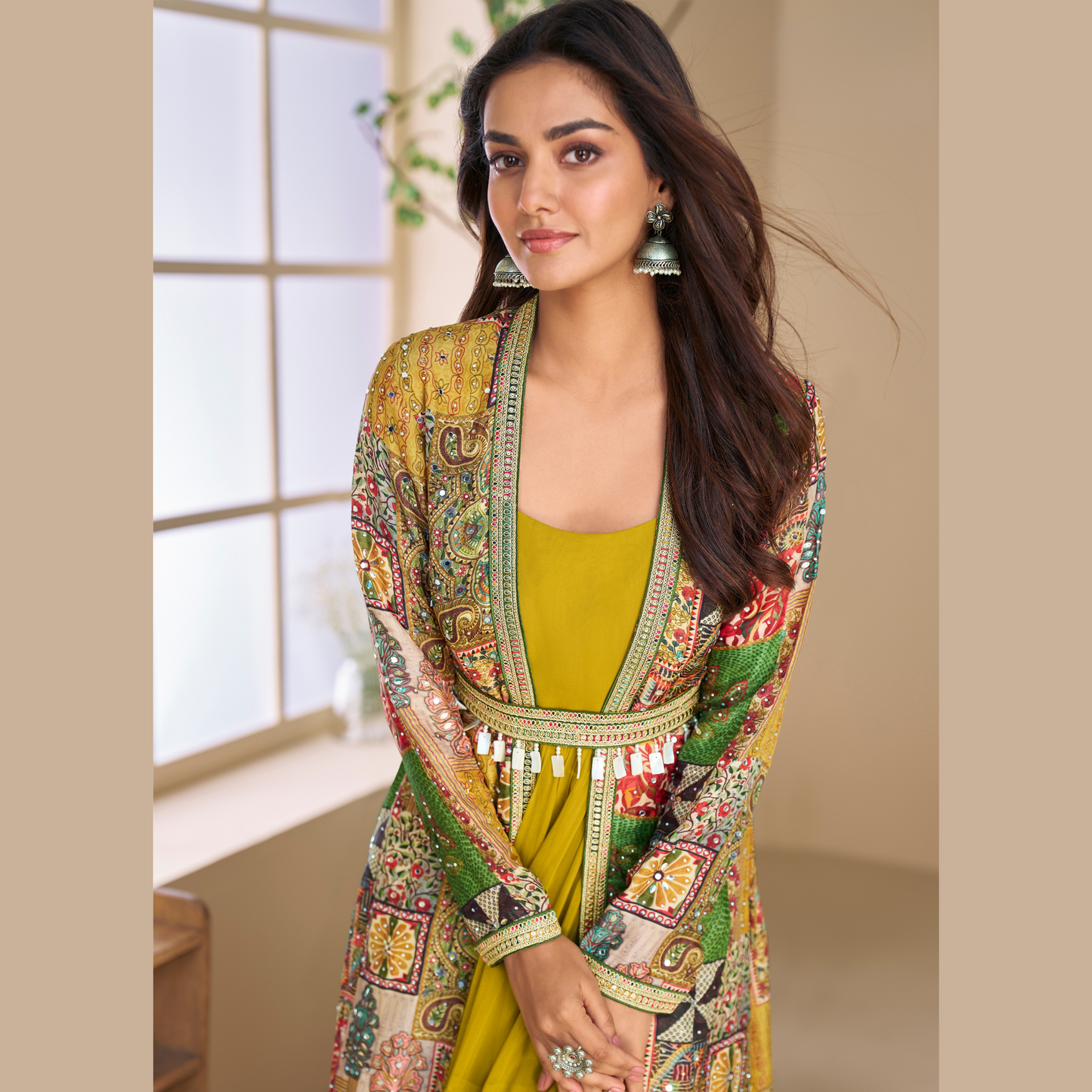 Mehfil Glow Shrug