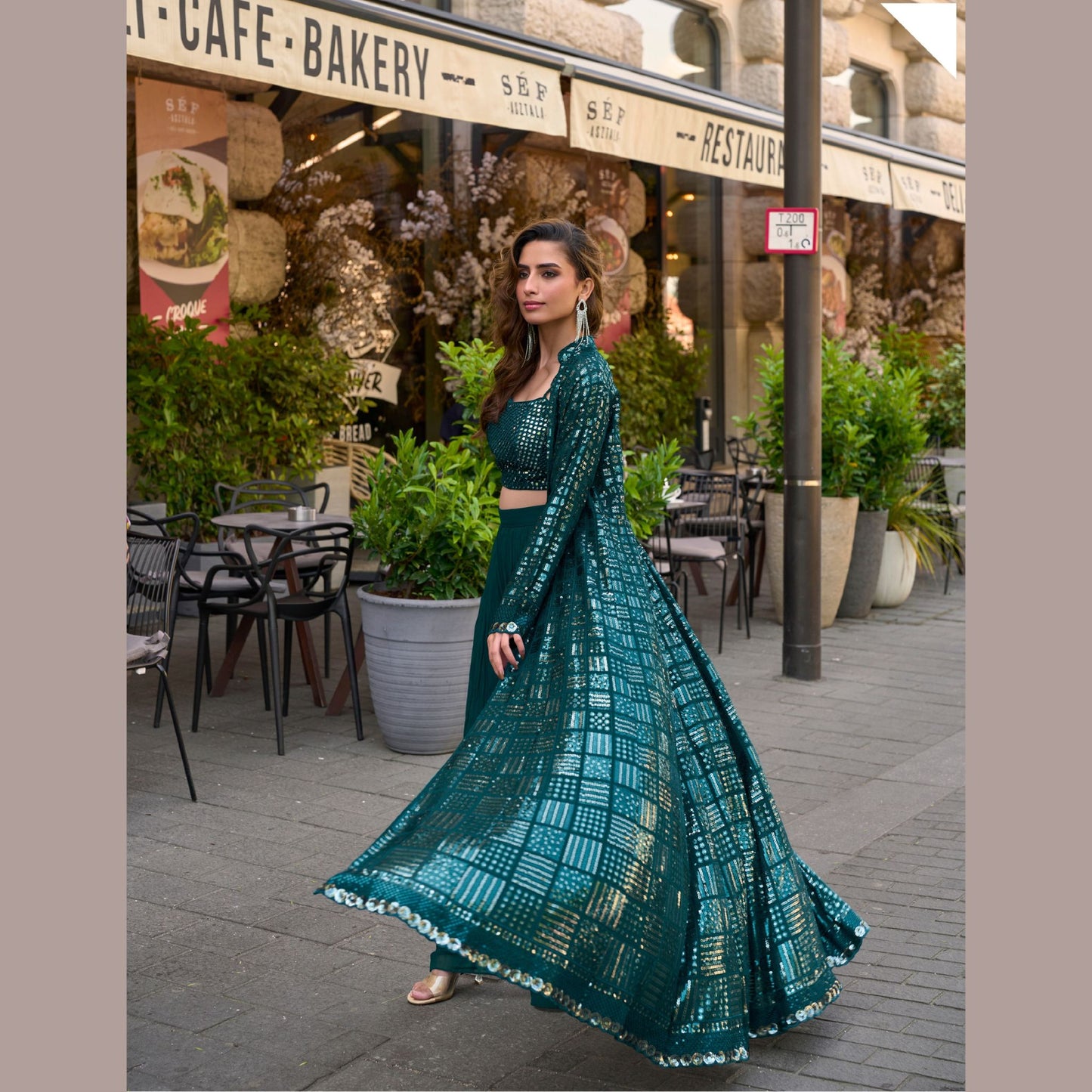 Inaya Seroski Elegance Indo Western