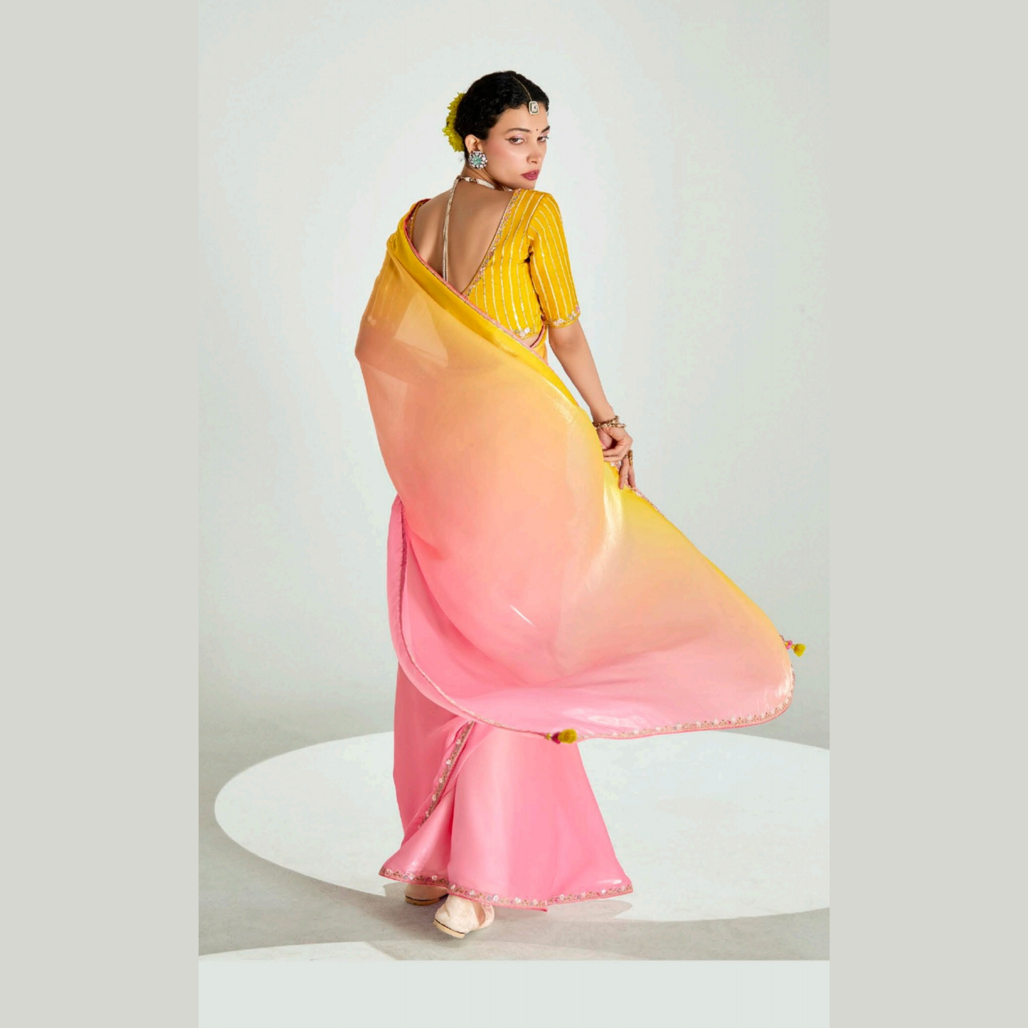 Sunehri Saaz Saree