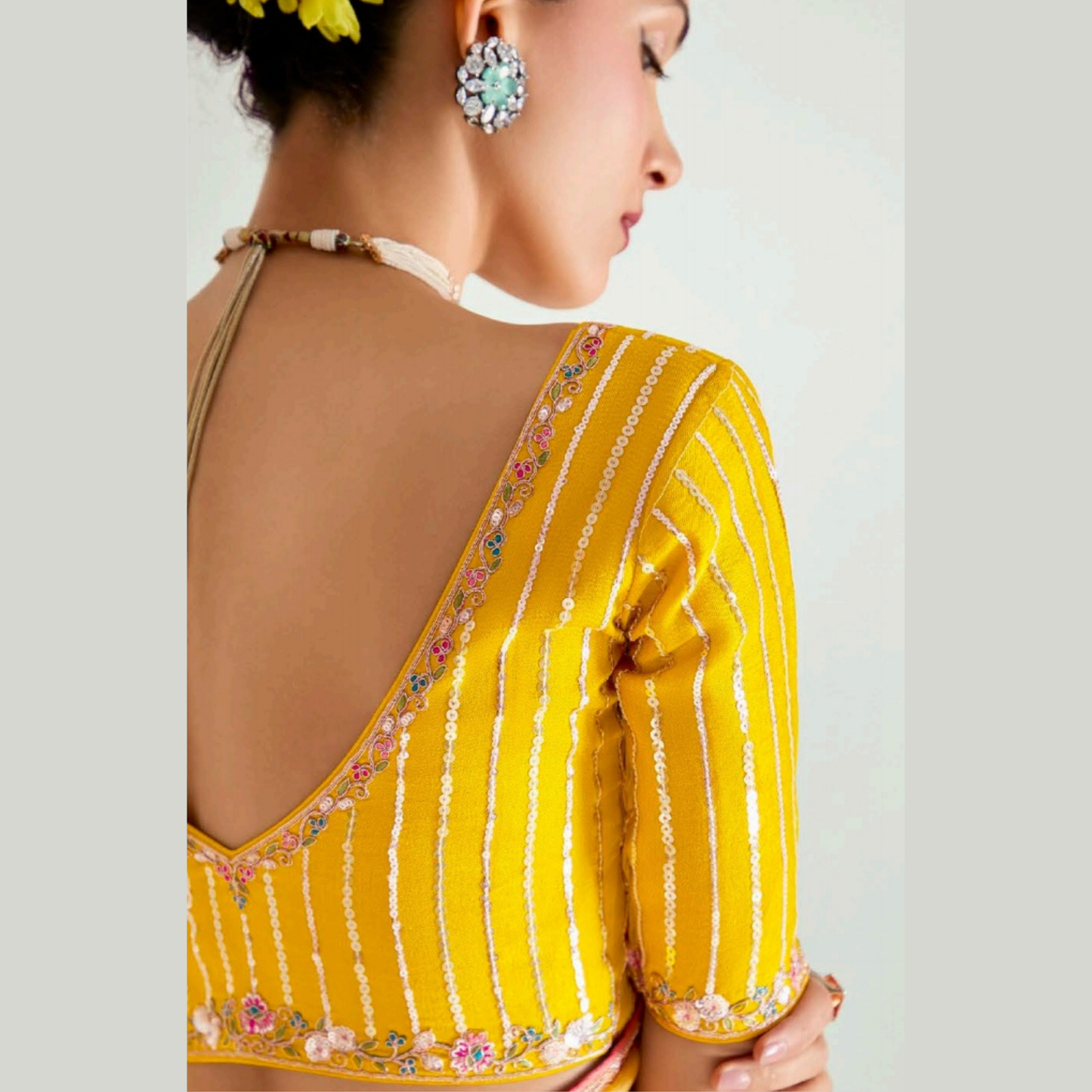 Sunehri Saaz Saree