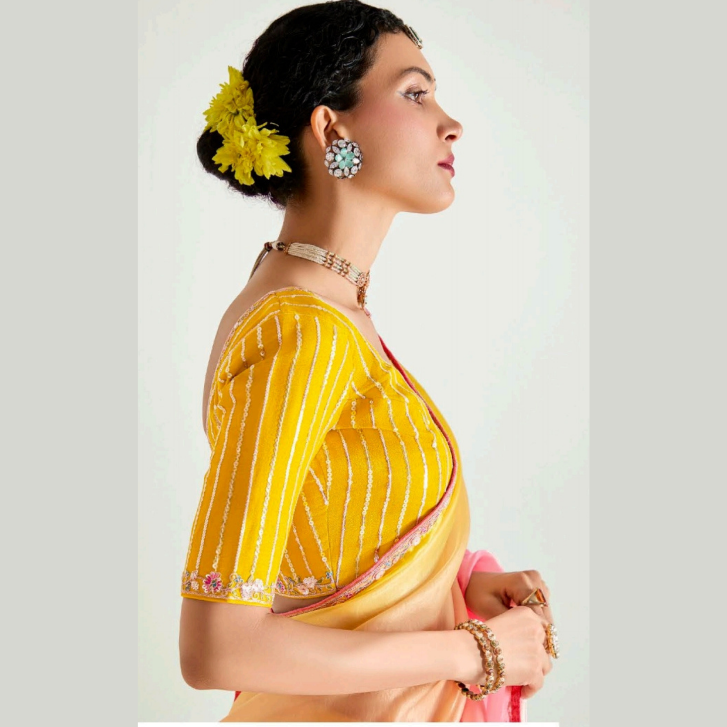 Sunehri Saaz Saree