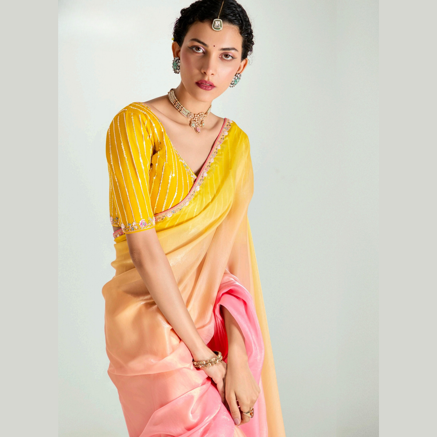 Sunehri Saaz Saree